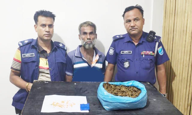 ফতুল্লায় ইয়াবা-গাঁজাসহ মাদক ব্যবসায়ী গ্রেপ্তার
