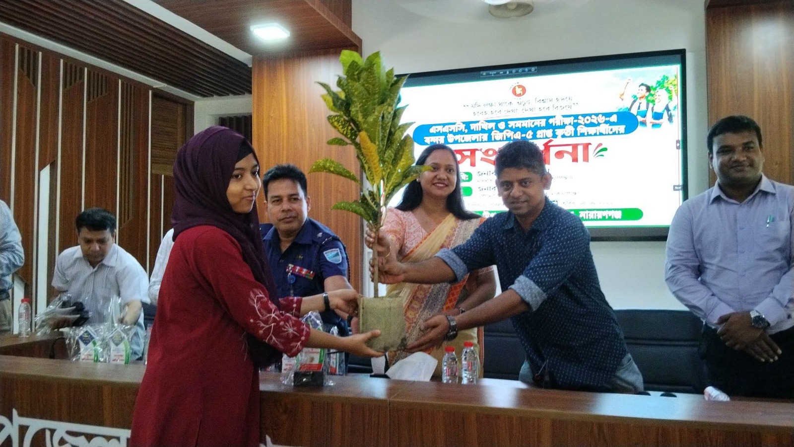 বন্দরে এসএসসি,দাখিল ও সমমানের পরীক্ষায় জিপিএ-৫ প্রাপ্ত কৃতী শিক্ষার্থীদের সংবর্ধনা
