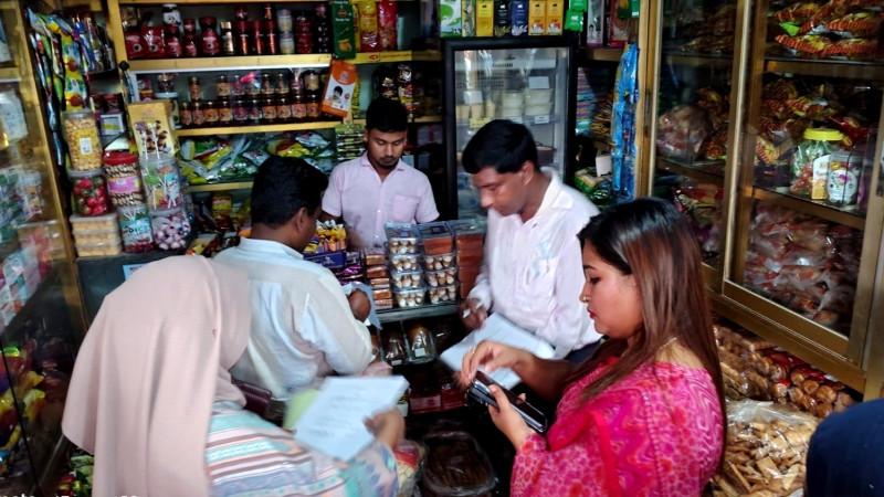 ফতুল্লায় দুই বেকারিকে ৭০ হাজার টাকা জরিমানা