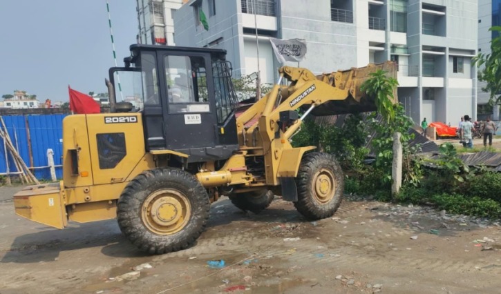 ফতুল্লার চাঁদমারি মাইক্রো স্ট্যান্ডে উচ্ছেদ, নতুন স্থানে স্থানান্তর