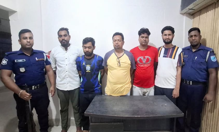 ফতুল্লায় আওয়ামীলীগের ব্যানারে মিছিল, গ্রেফতার ৫