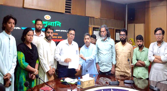 অতিরিক্ত বাস ভাড়া প্রত্যাহারের দাবিতে জেলা প্রশাসককে গণসংহতি আন্দোলনের স্মারকলিপি