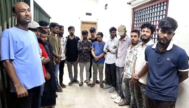 ফতুল্লায় আওয়ামীলীগের মিছিলের প্রস্তুতির অভিযোগে গ্রেপ্তার ১৬