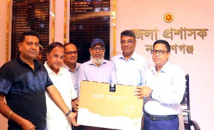 মাদকবিরোধী সংগঠন ‘নাগরিক শক্তি’ কে কম্পিউটার উপহার দিলেন জেলা প্রশাসক
