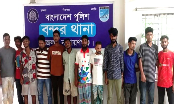 বন্দরে বিশেষ অভিযানে ১৪ জন গ্রেপ্তার